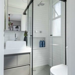 Vách kính nhà tắm 90 độ - Cửa Nhôm Kính Hoàn Mỹ - Công Ty CP Sản Xuất Và Xây Dựng Hoàn Mỹ